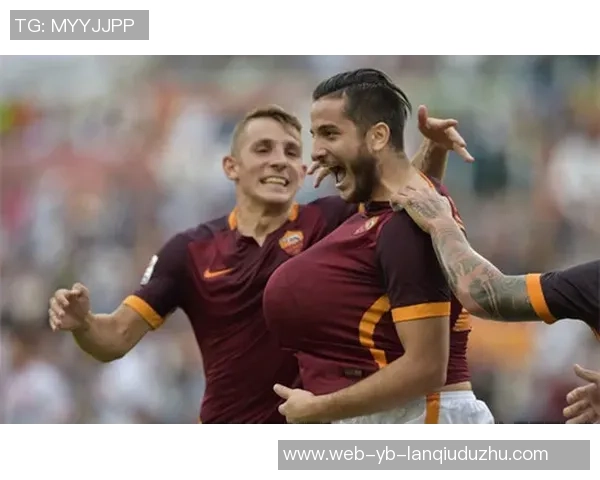 斯特拉斯堡主帅被切尔西挖走球迷愤怒表达不满情绪